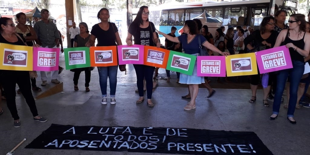Servidores da Educação de Cachoeiras de Macacu decidem manter greve