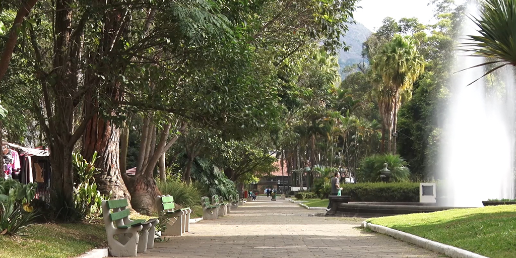 Praça no centro de Nova Friburgo terá aulas gratuitas de xadrez neste fim  de semana