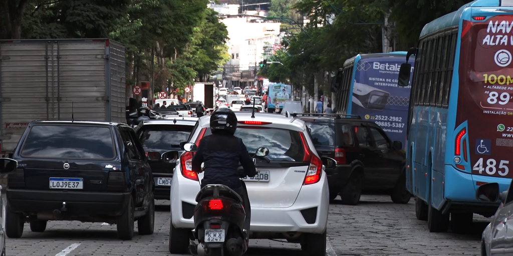 Motoristas com categorias C, D e E podem ser multados por falta de exame toxicológico