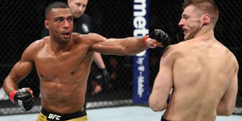 Para seguir a caminho do topo! Edson Barboza enfrenta Justin Gaethje em luta principal do UFC Filadélfia