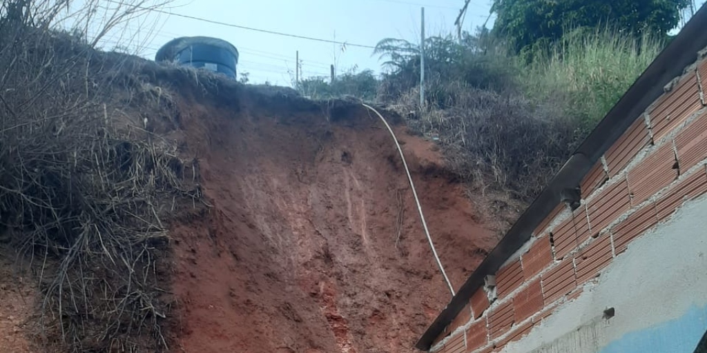 Caixa d'água do morador ficava em uma parte alta do terreno