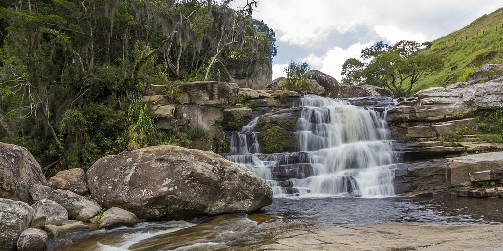 Conheça 4 cachoeiras de Teresópolis para se refrescar nesse calor