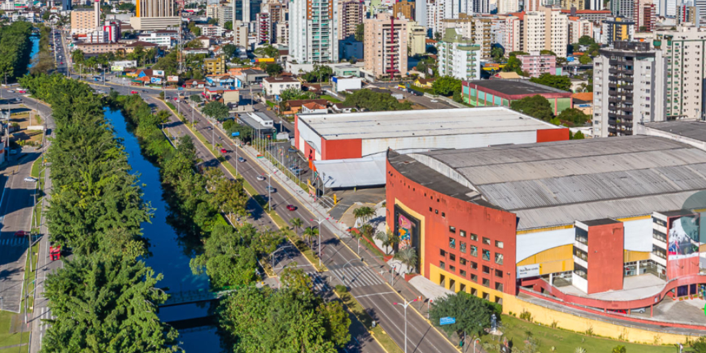 Escola do Teatro Bolshoi em Santa Catarina, no Sul do Brasil, dispõe de uma estrutura completa para bailarinos
