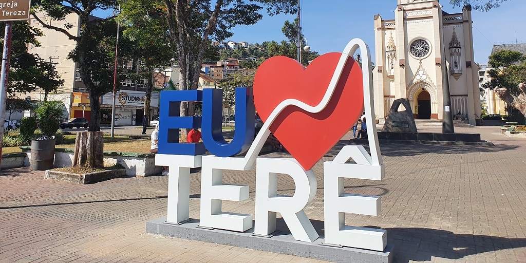 Teresópolis ganha letreiro 'Eu Amo Terê', localizado na Praça de Santa Teresa