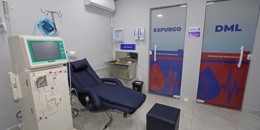 Espaço interno abriga consultório médico, sala multiprofissional, sala da enfermagem e mais