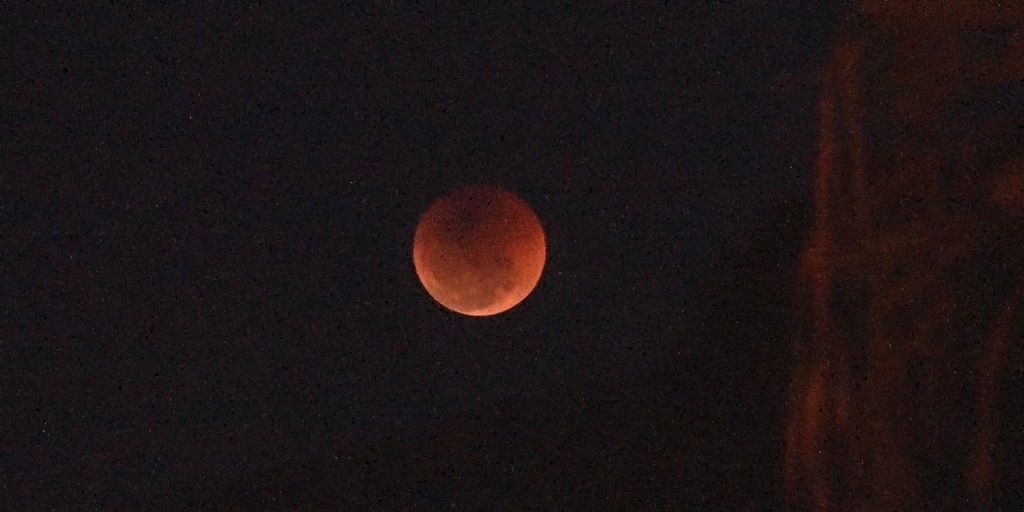 Superlua de sangue e eclipse penumbral poderão ser vistos no estado do RJ nesta quarta