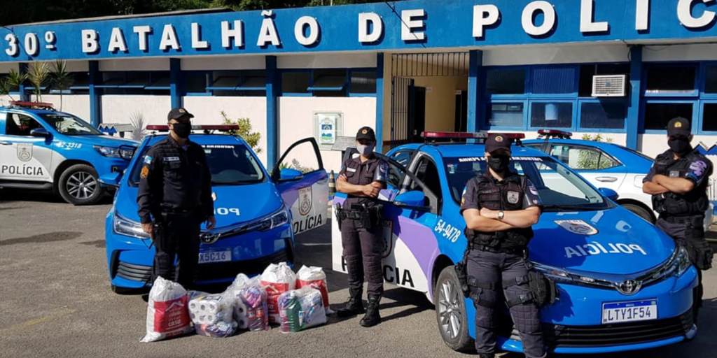 Teresópolis: Patrulha Maria da Penha arrecada brinquedos e roupas para o Dia das Crianças