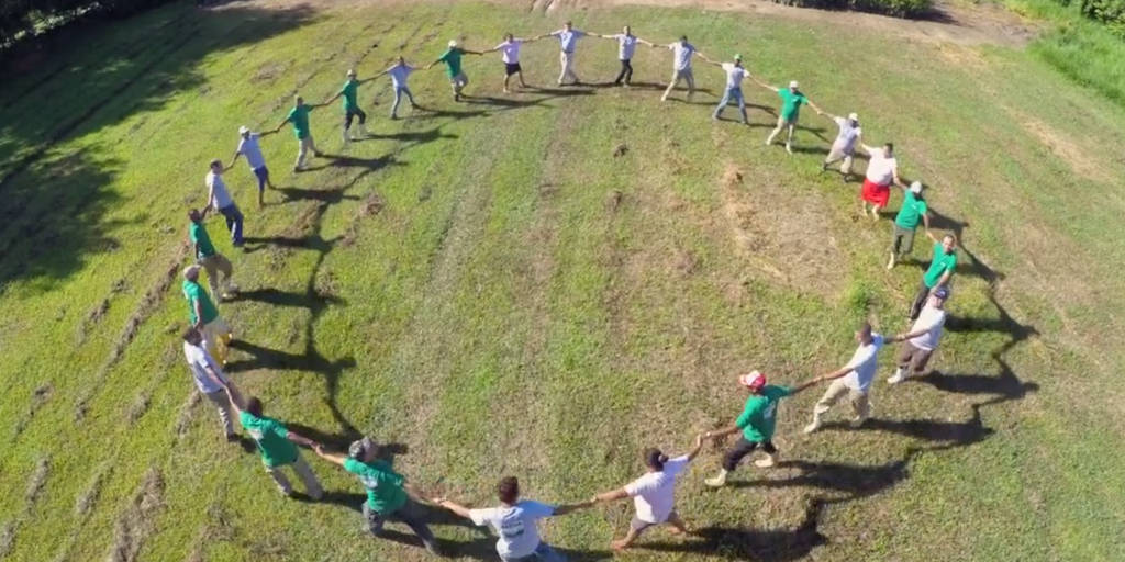 A reserva desenvolve com estudantes de escolas locais Ações de  Educação Ambiental