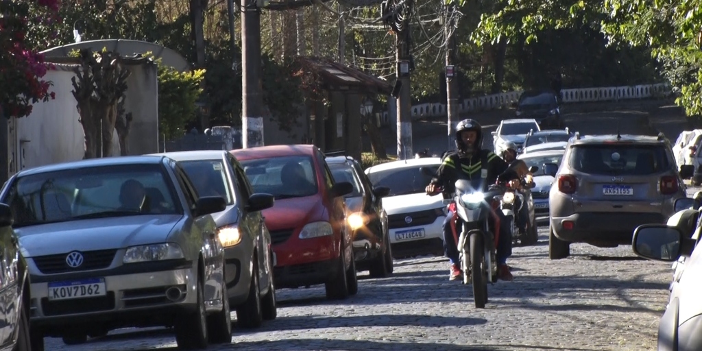 Obras do estado para pavimentação e drenagem trazem impactos em bairros de Nova Friburgo