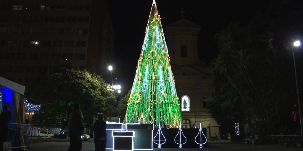 Decoração de Natal feita no último ano foi realizada por intermédio de uma parceria com empresas da cidade
