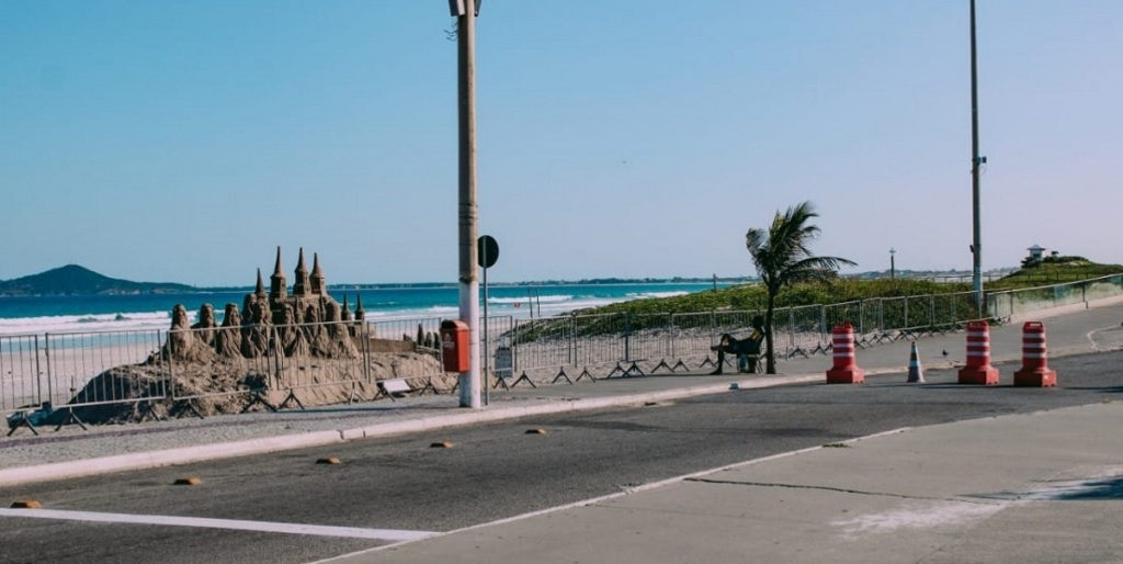 Orla da Praia do Forte, em Cabo Frio, será fechada para trânsito de veículos nos fins de semana