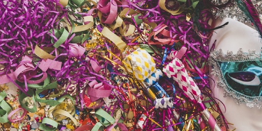 Nova Friburgo: produtos tradicionais de Carnaval invadem o comércio