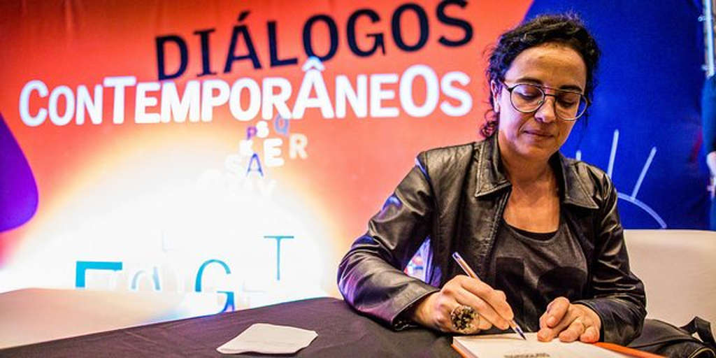 Uma professora que pretende melhorar a vida do cidadão comum no Rio de Janeiro. Conheça Márcia Tiburi
