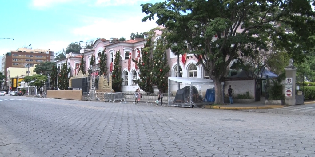 Prefeito de Nova Friburgo sanciona Lei Orçamentária Anual de 2025, estimada em mais de R$ 1 bilhão