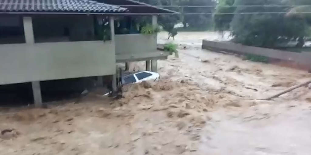 Temporal provoca enxurrada e desabamento em Santa Maria Madalena