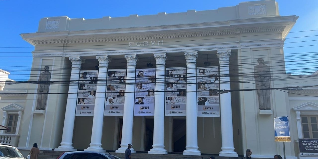 Oficina Escola de Arte funciona no Antigo Fórum 