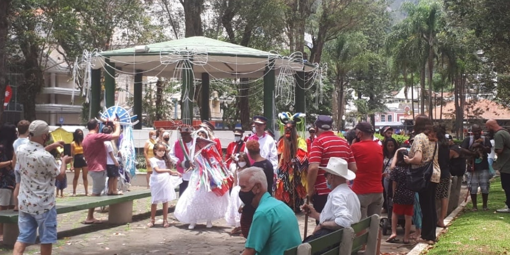 Apresentação realizada no dia 12 de dezembro na praça Getúlio Vargas 