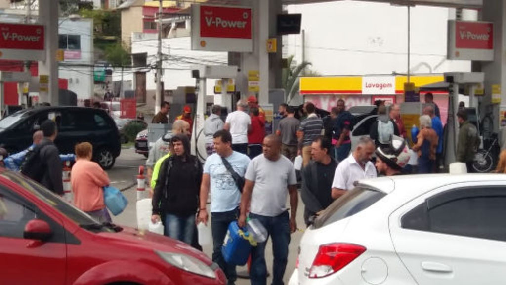 Região Serrana tenta retomar a rotina no nono dia da greve dos caminhoneiros 