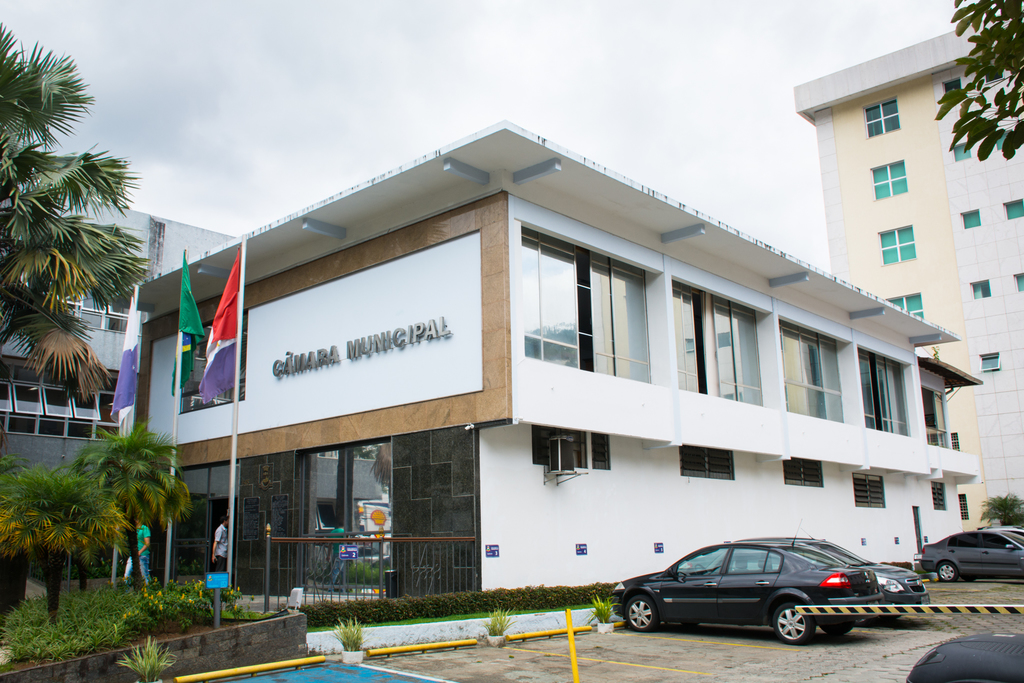 Câmara Municipal de Teresópolis funciona pela metade 