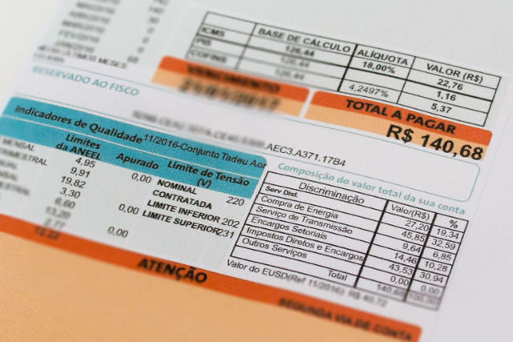 Junho começa com conta de luz mais cara no país